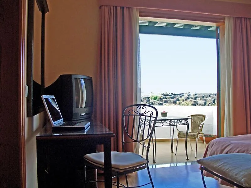 Hotel Rural Finca De La Florida San Bartolome  Spain